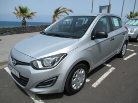 Hyundai i20 2014 Gris Plata · Autos Edal Ocasión · CompraVenta de Vehículos de Ocasión en Canarias