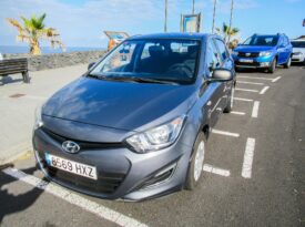 Hyundai i20 2014 Gris Oscuro · Autos Edal Ocasión · CompraVenta de Vehículos de Ocasión en Canarias