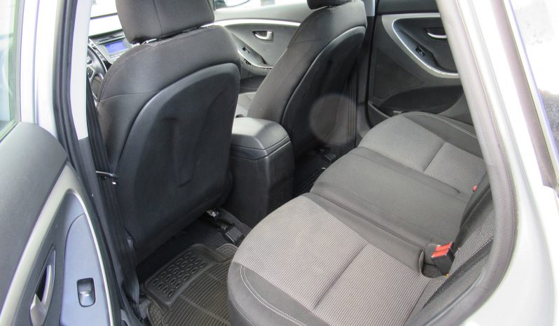 Hyundai i30, 1.4 cc, 2014, Gris Plata lleno