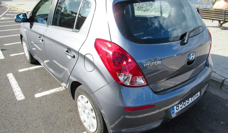 Hyundai i20, 1.2 cc, 2014, Gris Oscuro lleno